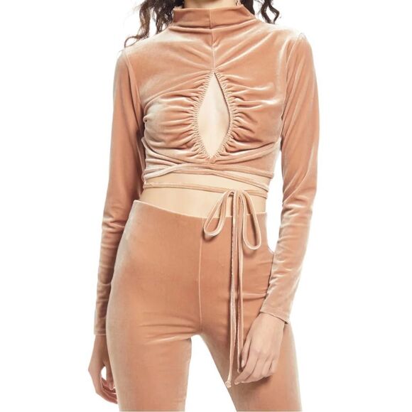 NEW Open Edit Tan Mocha Velvet Long Sleeved Ruched Cut Out Crop Top Size S - Picture 3 of 11